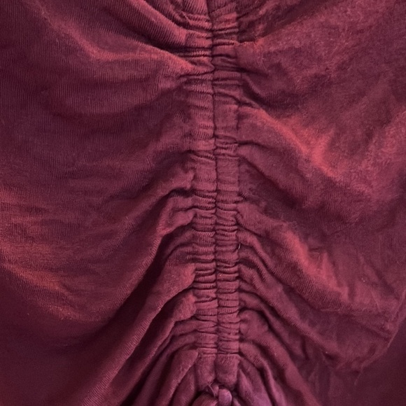 Aeropostale-large-plum cinch front, cropped blouse. V-neck top. Drawstring. - Picture 4 of 8